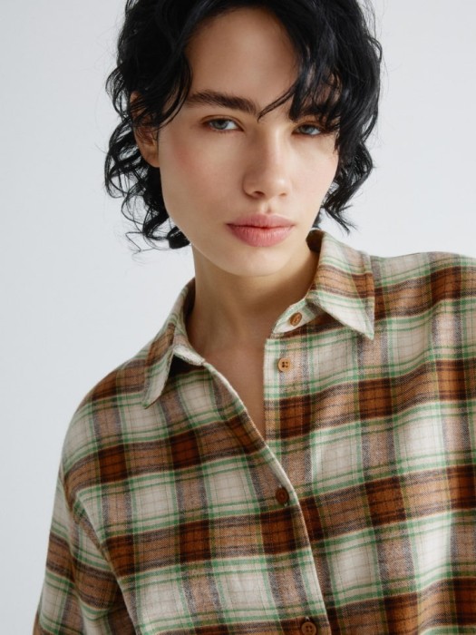 рубашка оверсайз из хлопка по цене 1799 руб вид справа