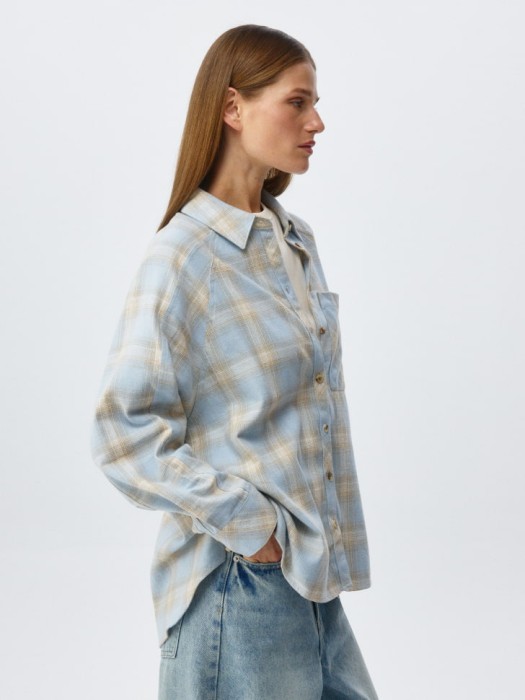 рубашка оверсайз из хлопка из россии вид сбоку