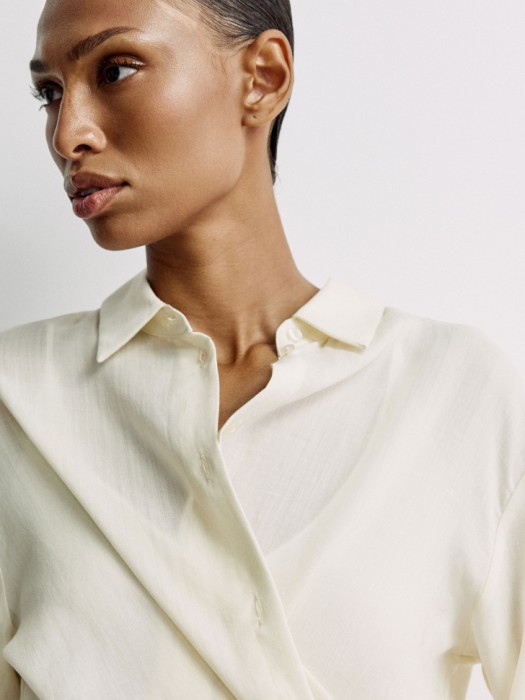 рубашка оверсайз из рами и лиоцелла премиум качества по цене 4999 руб вид справа