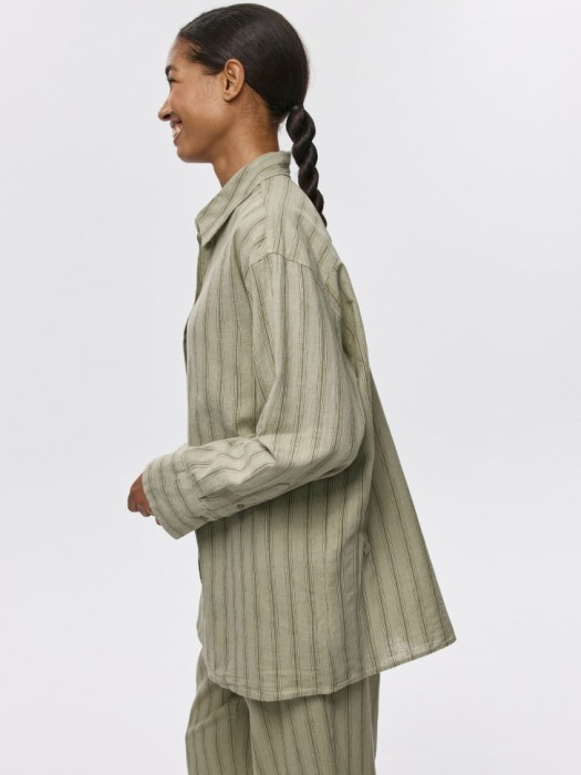 рубашка оверсайз из смесового льна из россии вид сбоку