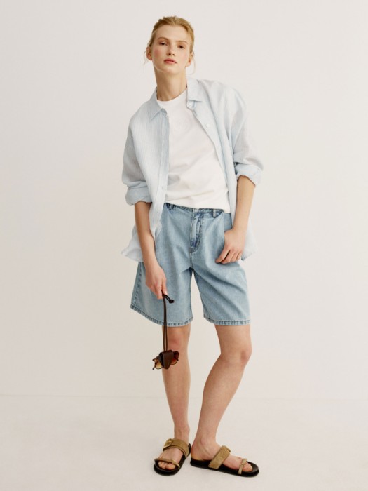 рубашка оверсайз из тонкого льна от бренда sela вид слева