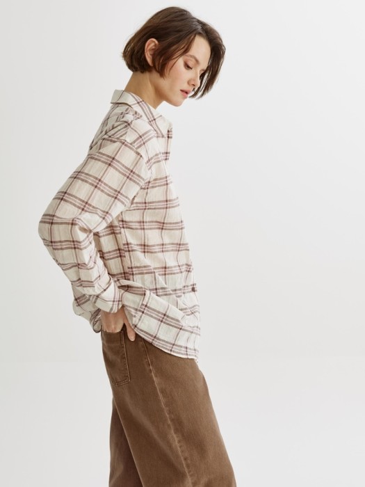 рубашка оверсайз в клетку из жатой ткани по цене 3299 руб вид справа