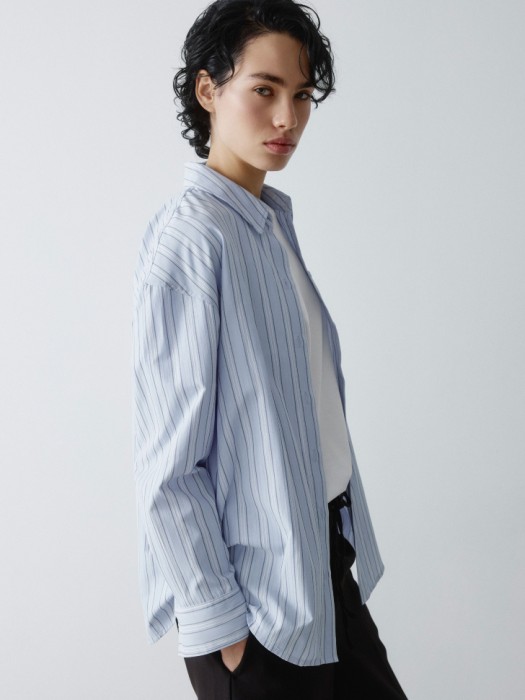 рубашка оверсайз в полоску по цене 3599 руб вид справа