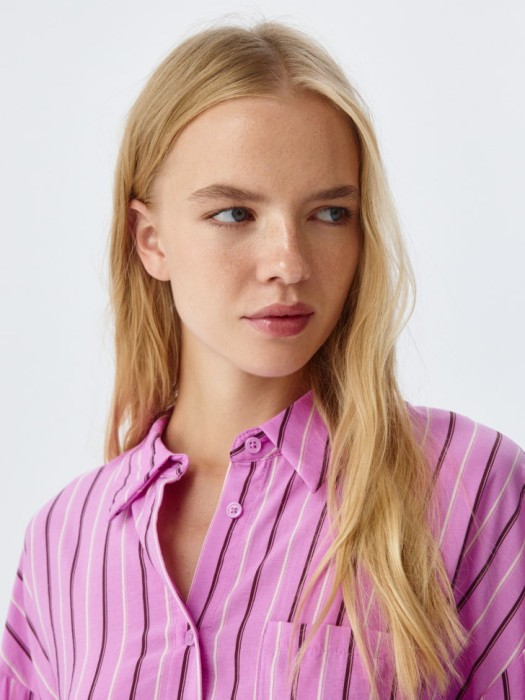 рубашка оверсайз из россии вид сбоку