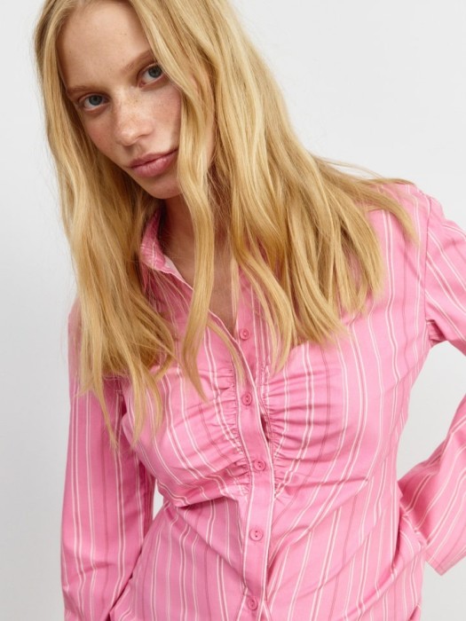 рубашка с драпировкой из линейки  young по цене 1999 руб вид справа