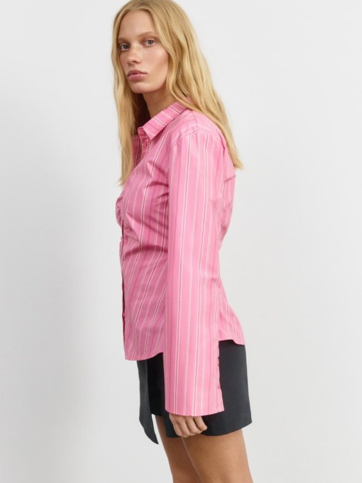 рубашка с драпировкой из линейки  young из россии вид сбоку