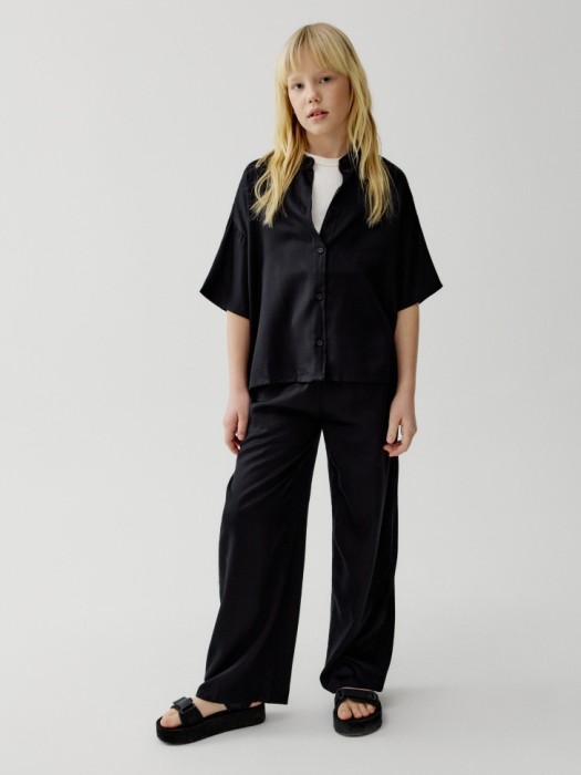 рубашка с короткими рукавами для девочек от бренда sela вид слева