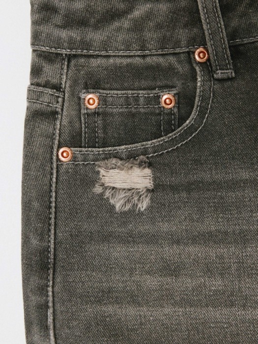 рваные джинсовые шорты для девочек из россии вид сбоку