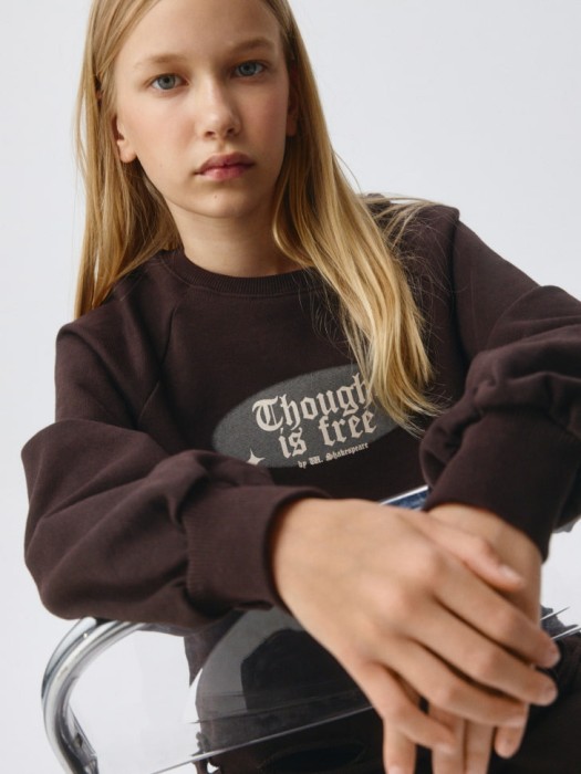 рваный свитшот с принтом для девочек по цене 1399 руб вид справа