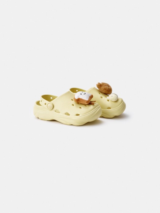 сабо с объемным декором для девочек из россии вид сбоку