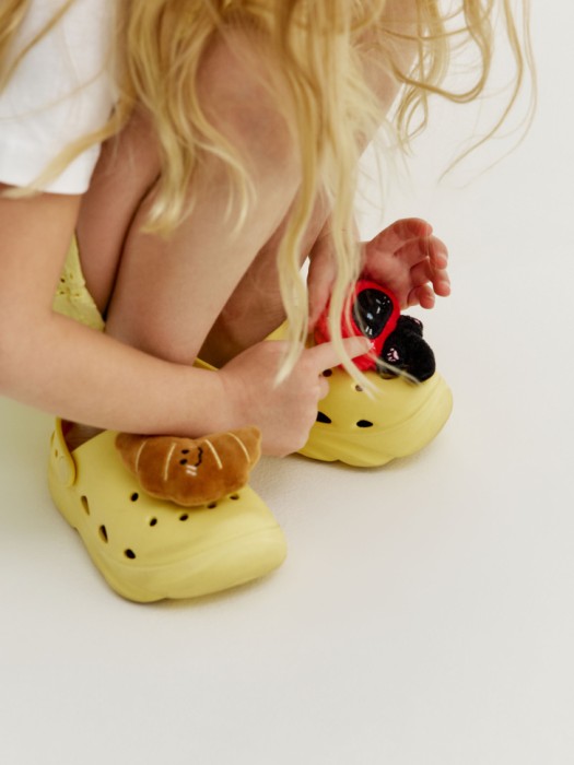 сабо с объемным декором для девочек для детского возраста с изнаночной стороны