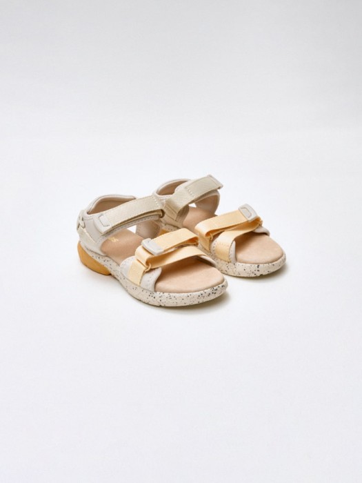 сандалии на липучках для девочек по цене 3299 руб вид справа