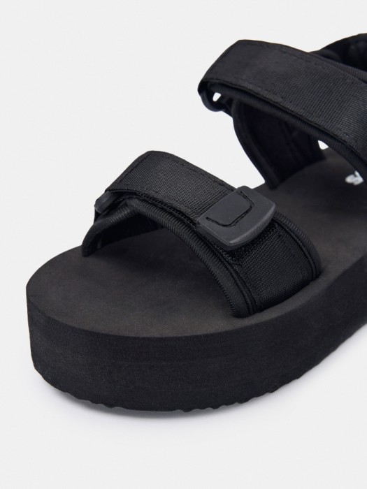 сандалии на платформе для девочек по цене 2599 руб вид справа