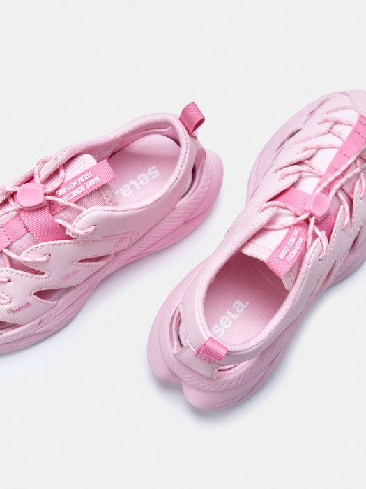 сандалии в спортивном стиле для девочек по цене 3599 руб вид справа