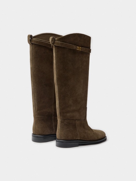 Товар серебряного цвета с внутренней стороны