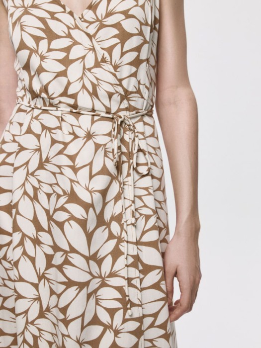 Товар угольного цвета с внутренней стороны