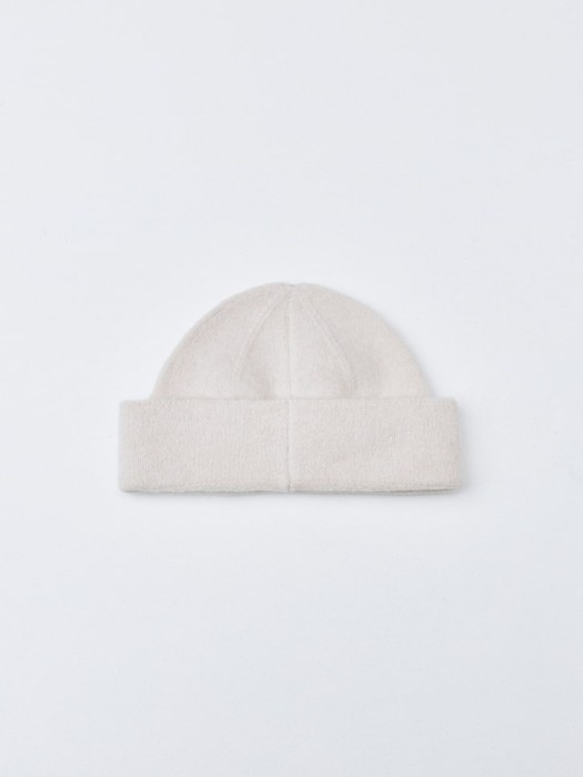 шапка-бини из смесовой шерсти по цене 599 руб вид справа