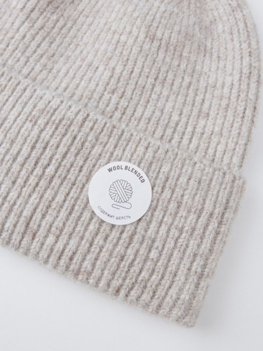 шапка-бини с содержанием шерсти из горнолыжной коллекции от бренда sela вид слева