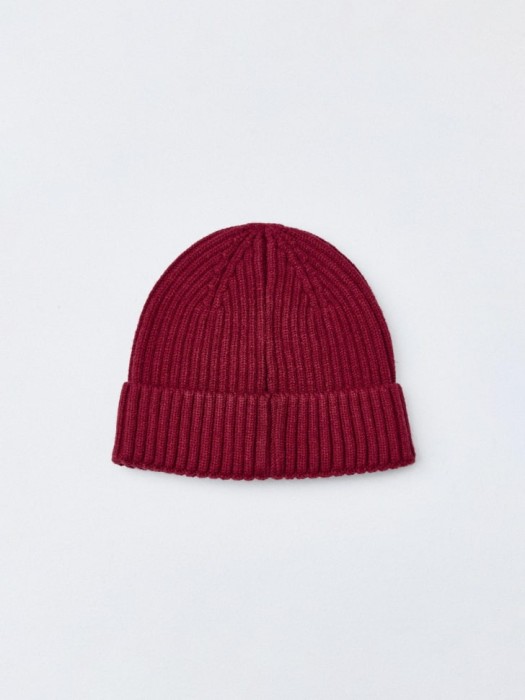 шапка из коллекции  archive по цене 1299 руб вид справа