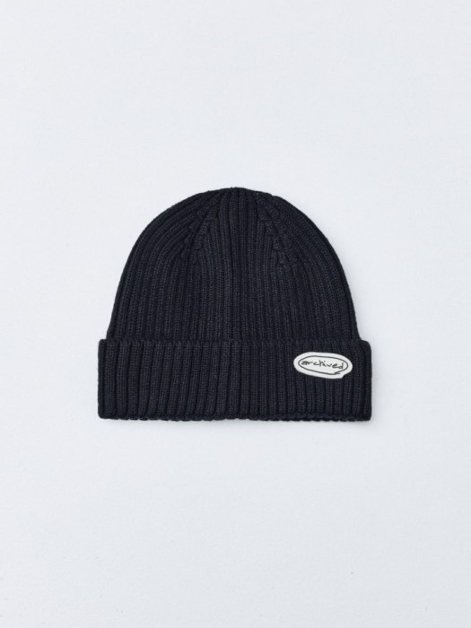 шапка из коллекции  archive по цене 1299 руб вид справа