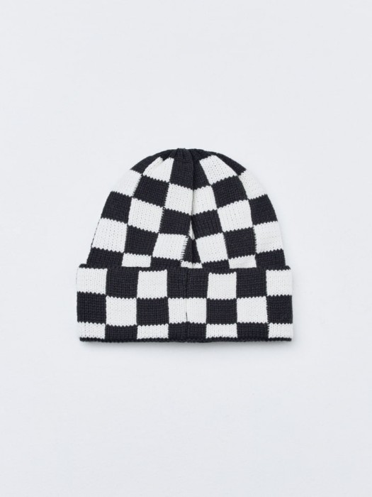 шапка в клетку детская из коллекции  archive по цене 699 руб вид справа
