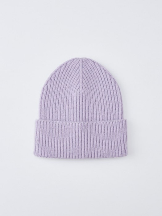 шапка в рубчик от бренда sela вид слева