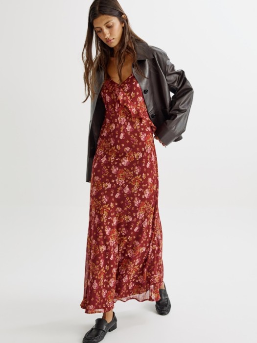 шифоновое макси платье с воланом от бренда sela вид слева