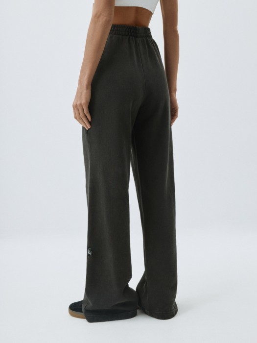 широкие брюки из коллаборации  x союзмультфильм из россии вид сбоку