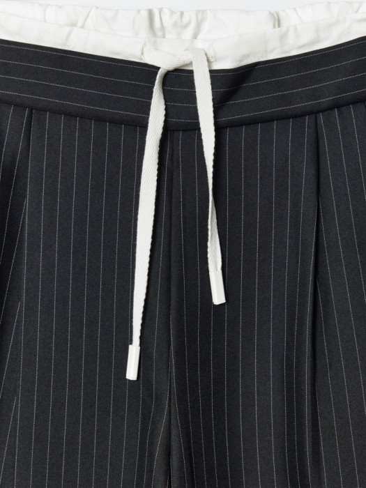 широкие брюки из линейки  young из вискозы спереди