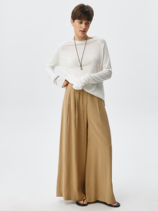 широкие брюки из смесовой вискозы от бренда sela вид слева
