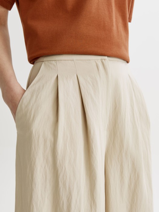 широкие брюки из смесовой вискозы из россии вид сбоку