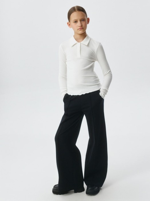 широкие брюки на резинке для девочек от бренда sela вид слева