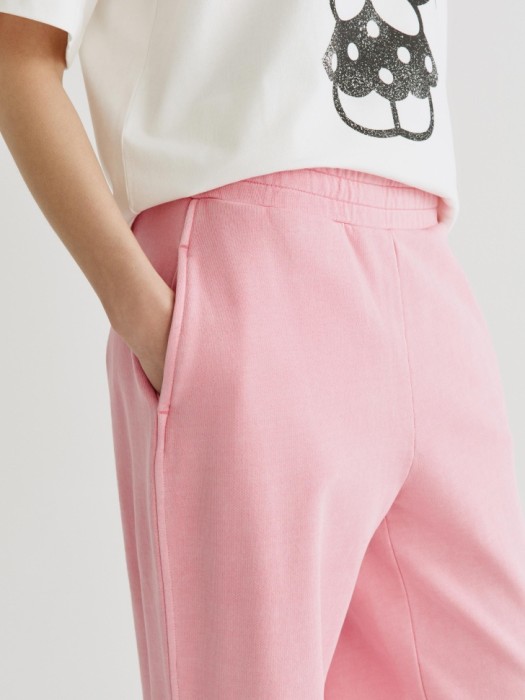 широкие брюки с кислотной стиркой из россии вид сбоку