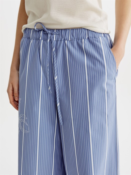 широкие брюки в полоску с вышивкой из смесового хлопка из россии вид сбоку