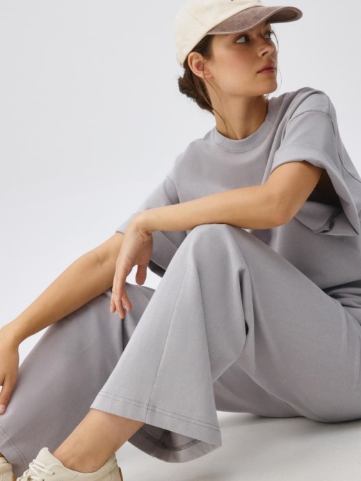 широкие брюки от бренда sela вид слева