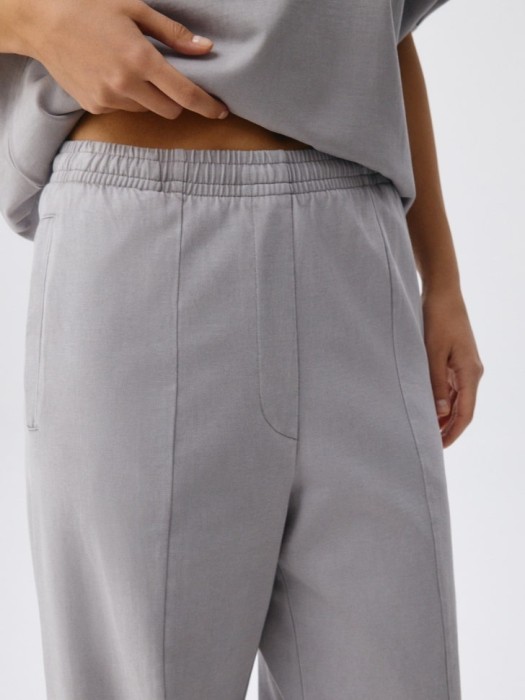 широкие брюки по цене 1999 руб вид справа