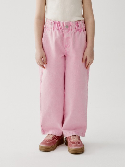 широкие джинсы на резинке для девочек от бренда sela вид слева
