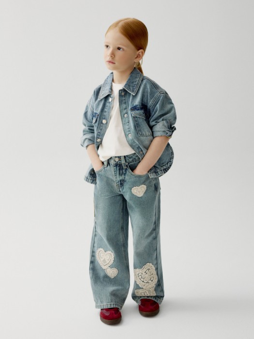 широкие джинсы с аппликацией для девочек 4610517538956 фотография