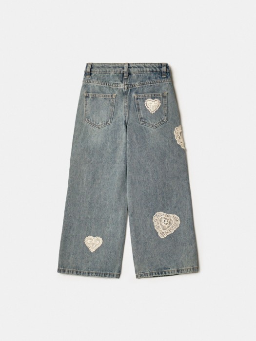 широкие джинсы с аппликацией для девочек по цене 2499 руб вид справа