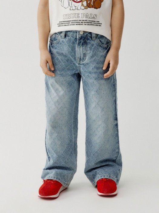 широкие джинсы с фактурным узором для девочек от бренда sela вид слева