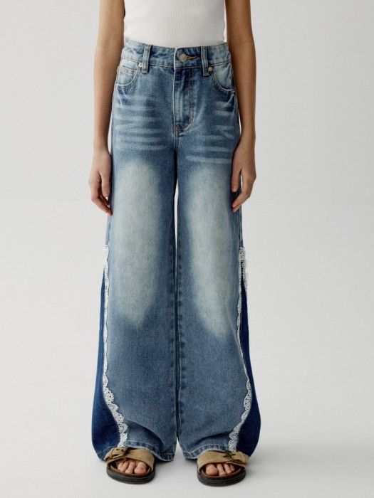 широкие джинсы с кружевным декором для девочек от бренда sela вид слева