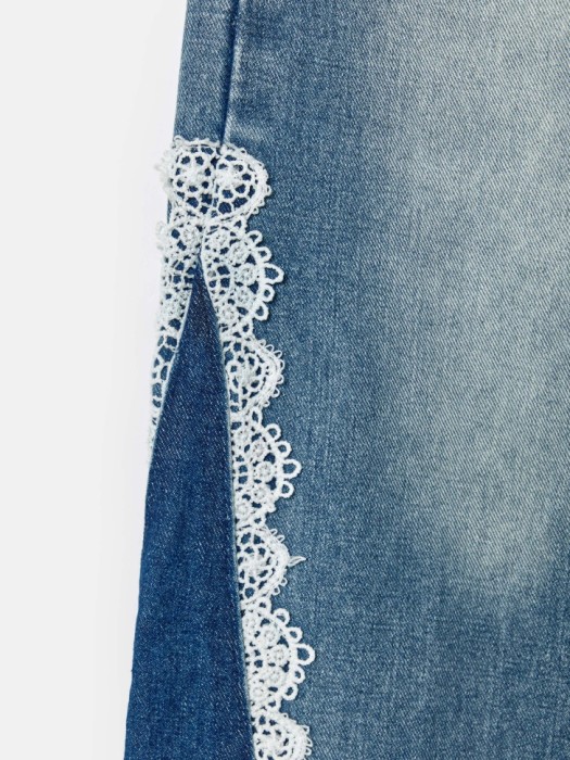 широкие джинсы с кружевным декором для девочек из хлопка спереди