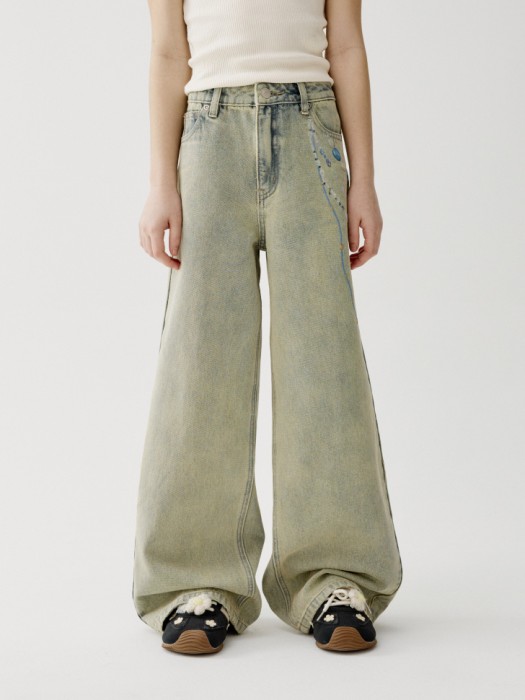 широкие джинсы с принтом для девочек от бренда sela вид слева