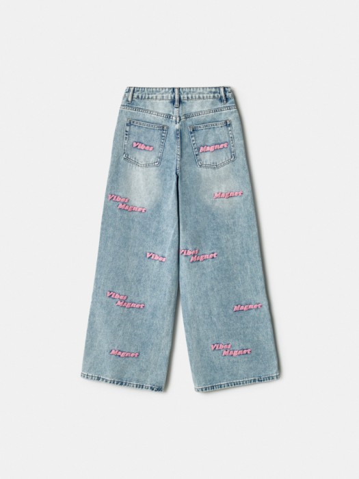 широкие джинсы с вышивкой для девочек по цене 3499 руб вид справа