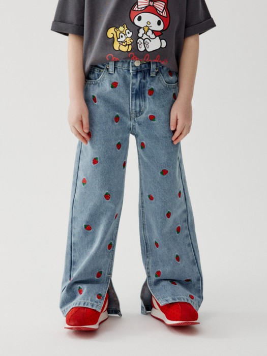 широкие джинсы с вышивкой для девочек от бренда sela вид слева
