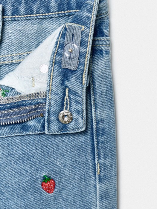 широкие джинсы с вышивкой для девочек из хлопка спереди