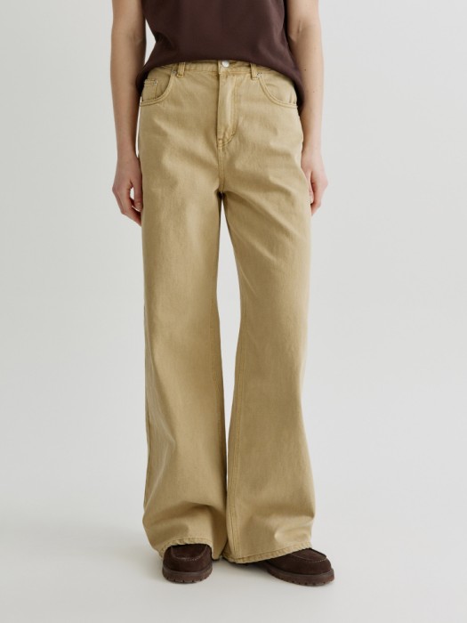 широкие джинсы со средней посадкой от бренда sela вид слева