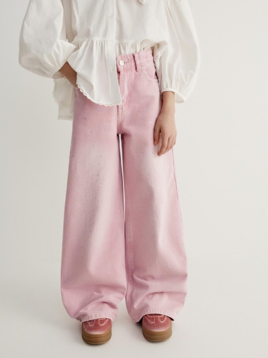 широкие джинсы со стразами для девочек от бренда sela вид слева