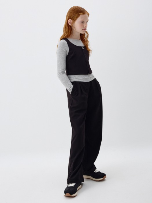 широкие костюмные брюки для девочек от бренда sela вид слева