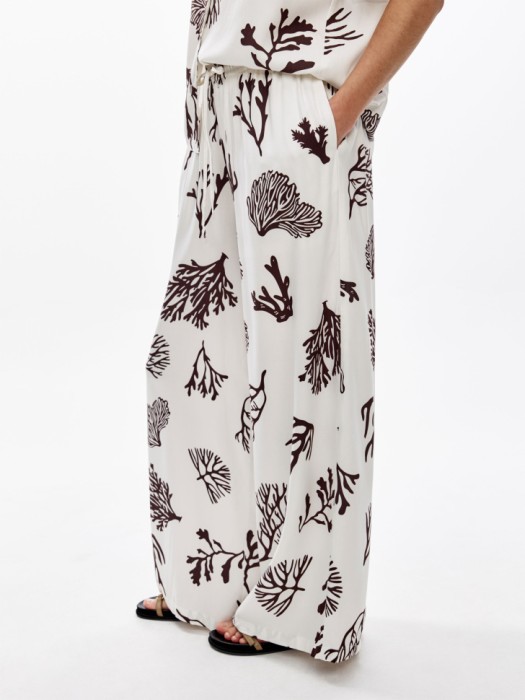 широкие пляжные брюки с принтом из вискозы по цене 1999 руб вид справа